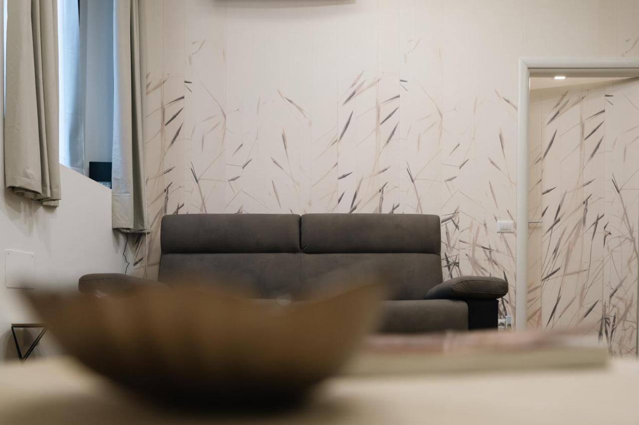 L Arche Comfort & Relax Brown Home Di Via Varesina Milan Exterior photo