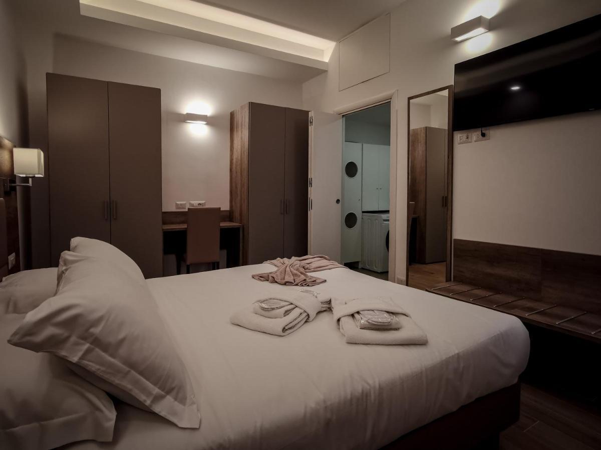 L Arche Comfort & Relax Brown Home Di Via Varesina Milan Exterior photo
