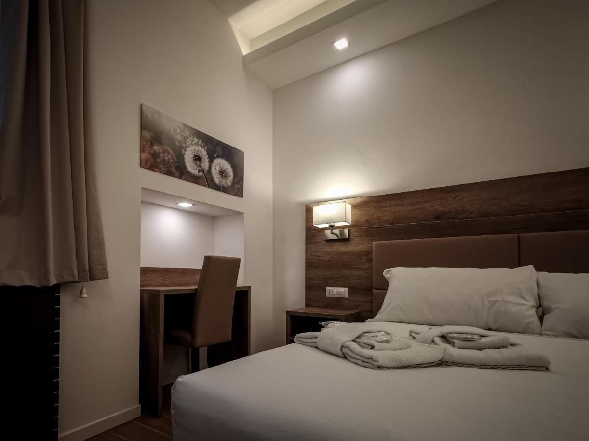 L Arche Comfort & Relax Brown Home Di Via Varesina Milan Exterior photo